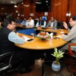 मुख्यमंत्री श्री पुष्कर सिंह धामी से राज्य में आपदा से हुए नुकसान का जायजा लेने आई भारत सरकार की अन्तर मंत्रालयी टीम ने भेंट की।