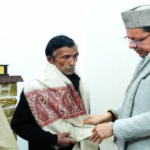 सीएम धामी से मिले अंकिता के मां और पिता, सर्वोच्च प्राथमिकता से न्याय दिलाने का मिला भरोसा