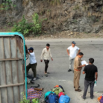 हरिद्वार जा रही तीर्थयात्रियों की बस सड़क पर पलटी, 27 लोग थे सवार, मची चीख पुकार